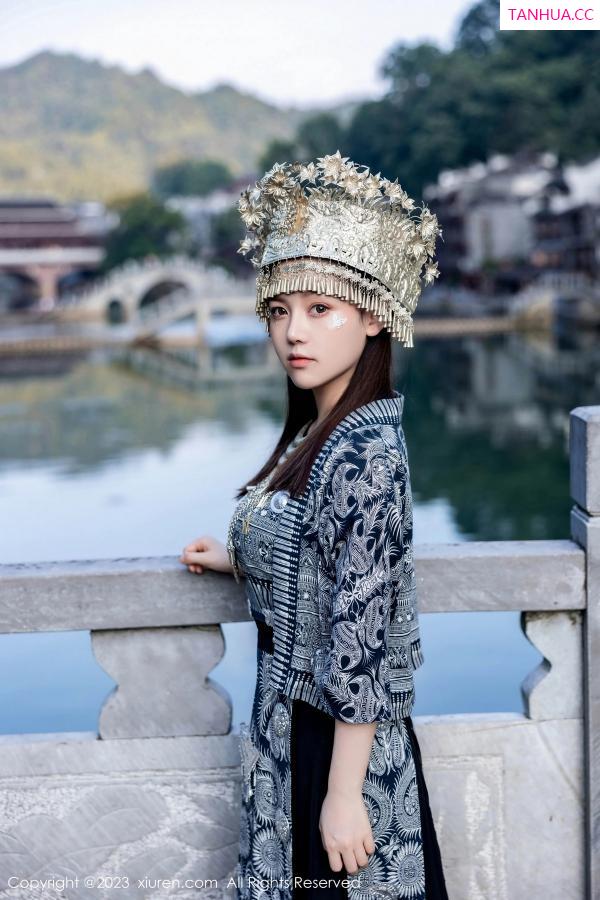 豆瓣酱  [XiuRen]高清写真图 2023.09.27 No.7448 豆瓣酱 苗族服饰第15张图片